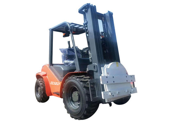 3000mm 4つの四輪駆動車3.5T 3500kgs 4X4のフォークリフトの解決