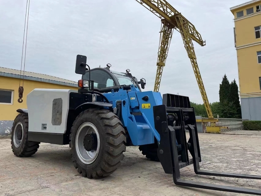 4x4 Telehandlerの望遠鏡のフォークリフト17mの持ち上がる高さの4.5トン