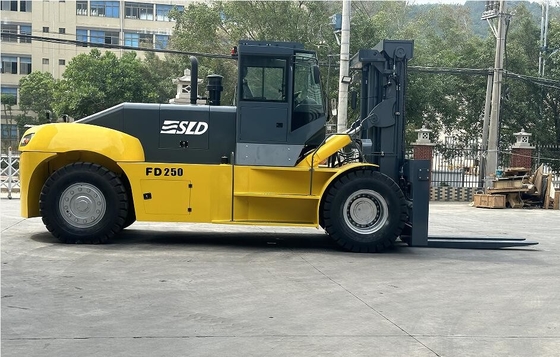 頑丈なFD250 25t 重荷フォークトラック 重荷物を持ち上げるフォークリフト 1-2年
