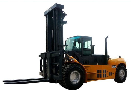 容器のフォークリフトの整備を積み重ねるFD320 32Tonの港