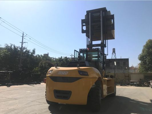 SLDの頑丈なディーゼル フォークリフトFD250 FD300 4000mmの持ち上がる高さ
