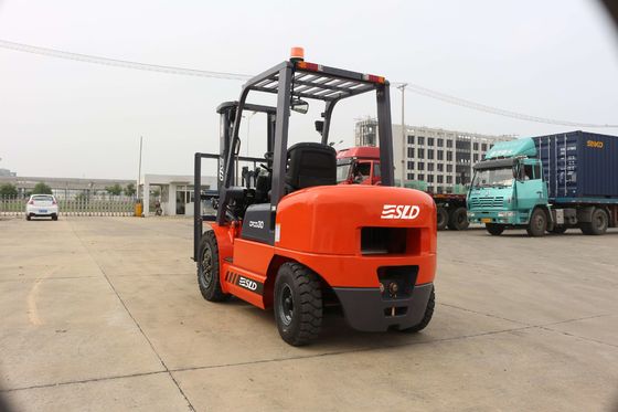 FD30 3000kgsのISUZU/三菱エンジンが装備されているディーゼル フォークリフト