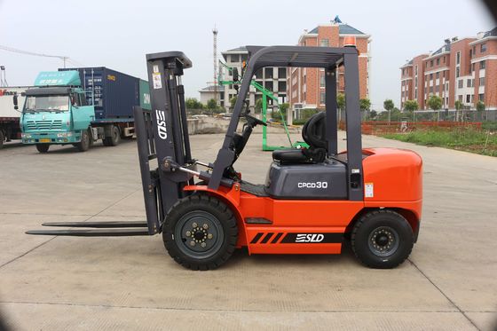 FD30 3000kgsのISUZU/三菱エンジンが装備されているディーゼル フォークリフト