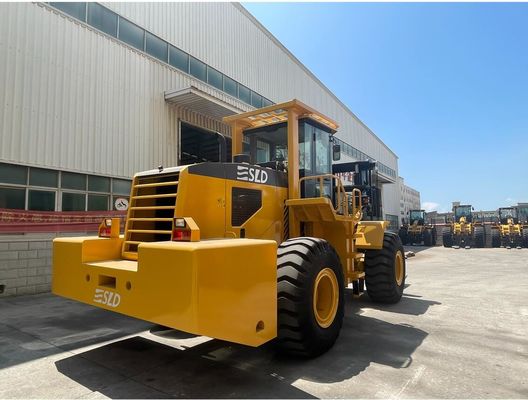3000mmの持ち上がる高さ20000kgsの負荷4x4起伏の多い地形のフォークリフト