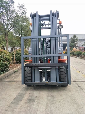 油圧伝達4800mm 3つの段階の完全で自由なマストが付いている3トンのディーゼル フォークリフト