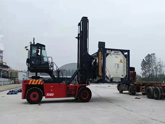 CUMMINS QSM11-330 エンジンを搭載した赤色空コンテナハンドラー