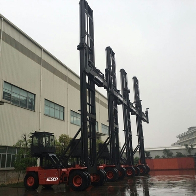 容器のヤードの20のFt 40ftの空の容器を積み重ねるための空の容器の扱う人8トンの