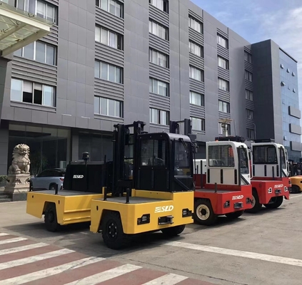 側面の積込み機のフォークリフト3トンの